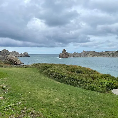 En Con Jardin منزل للإقامة